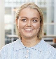 Emma Vegeberg Larsen, Regnskabsassistent